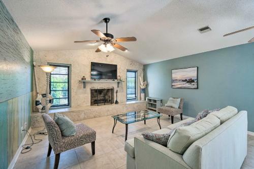 Lakeside Venice Home With Private Pool And Patio!