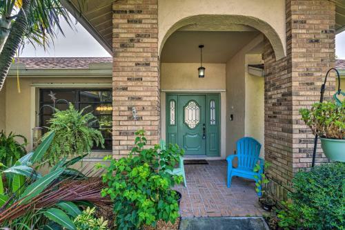 Lakeside Venice Home With Private Pool And Patio!