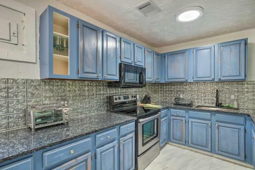 Stunning West Palm Beach Getaway With Hot Tub!