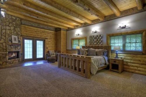 Fox Run Lodge - Pet Friendly