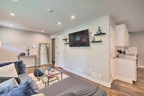 Renovated Atlanta Home About 5 Mi To Downtown!