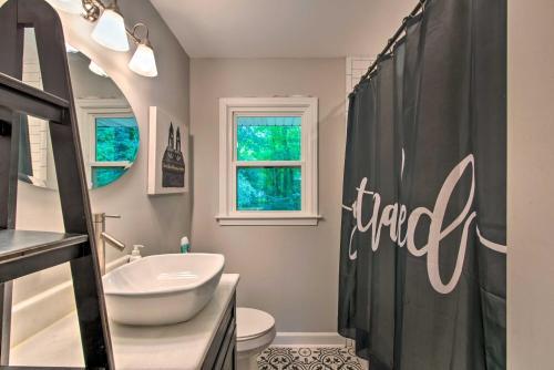 Renovated Atlanta Home About 5 Mi To Downtown!