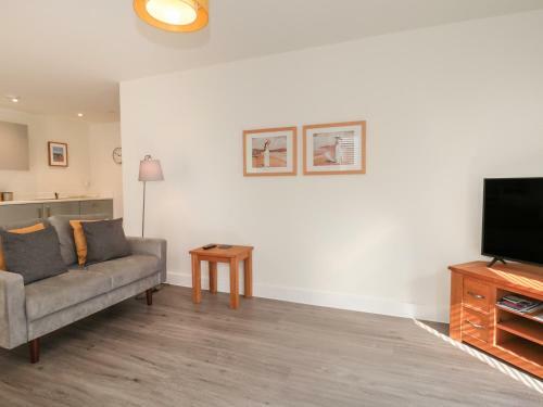Apartment 9