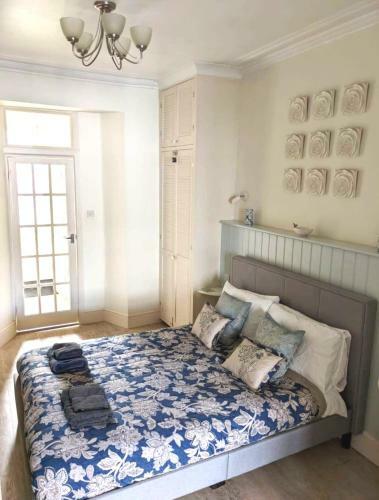 Beautiful One Bedroom Apartment With Parking