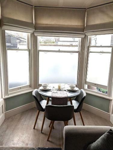 Beautiful One Bedroom Apartment With Parking