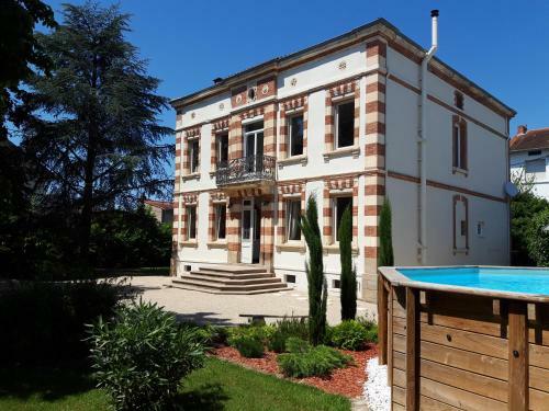 Hostal 2 Chambres Ind�pendantes Dans Maison De Maitre