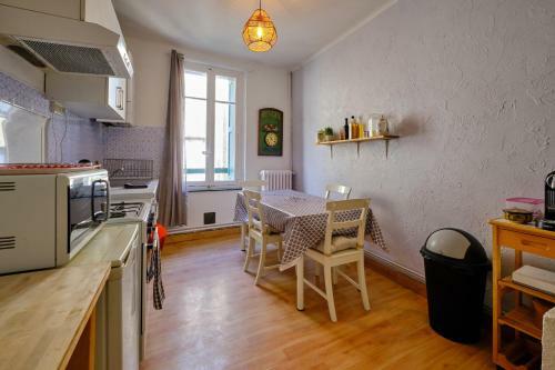 Maison De Ville Avec Terrasse Vue Cit� - Centre-ville
