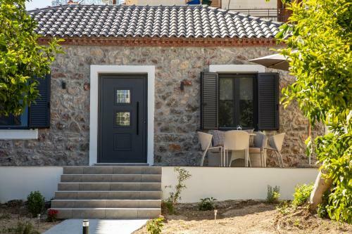 V&m Traditional Luxury Villa