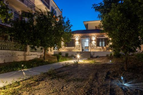 V&m Traditional Luxury Villa