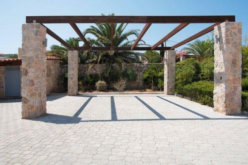 On The Water Villa & Pool
