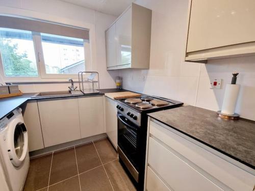 Unique 1-bed Serviced Apartment With Free Parking