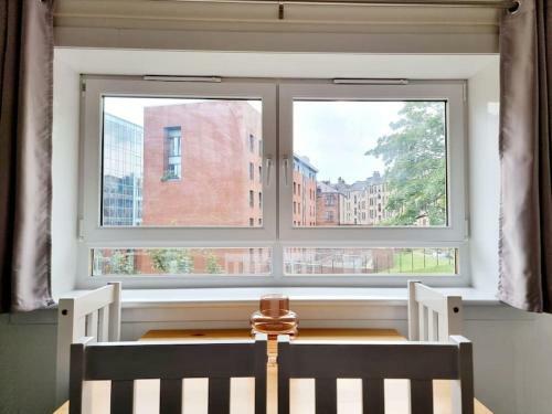 Unique 1-bed Serviced Apartment With Free Parking