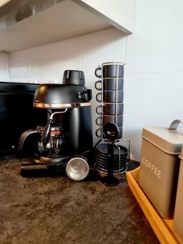 Unique 1-bed Serviced Apartment With Free Parking