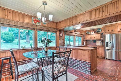 Serene Misty Vale Home With Game Room, Grill!
