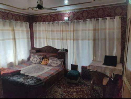 3 Kms To Dal Lake 2br In A Residential Home