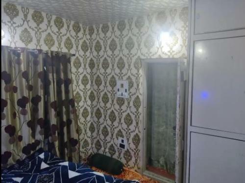 3 Kms To Dal Lake 2br In A Residential Home