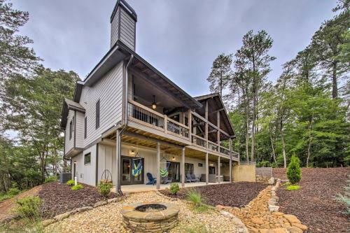Charming Ellijay Escape Hot Tub And Game Room