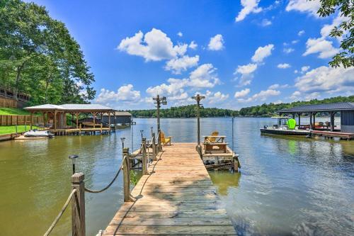 Lakefront Eatonton Getaway With Dock And Grill!