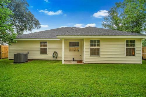 Beautiful New Construction Only 4 Min To Downtown!
