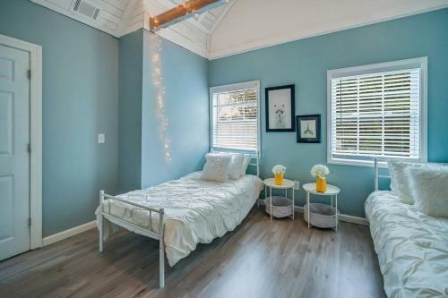 New Cheerful Renovated Home - 5 Min To Downtown!
