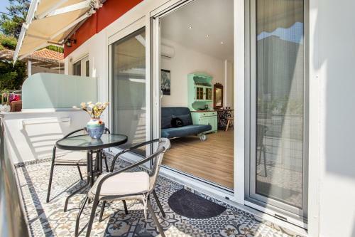 Malama's Beach House Pico