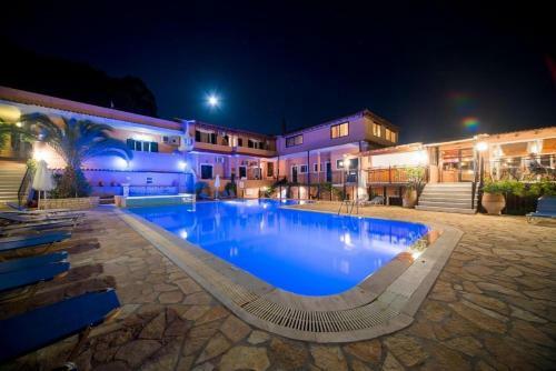 Arianna Apartment 14