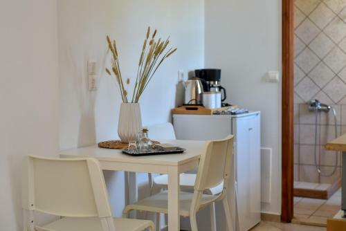 Eva Studios & Apartments
