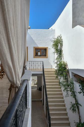 Eva Studios & Apartments