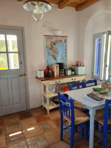 House Feinikas - Quiet Area With Beach Access