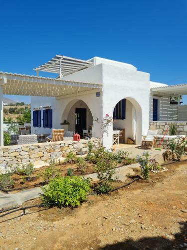 House Feinikas - Quiet Area With Beach Access