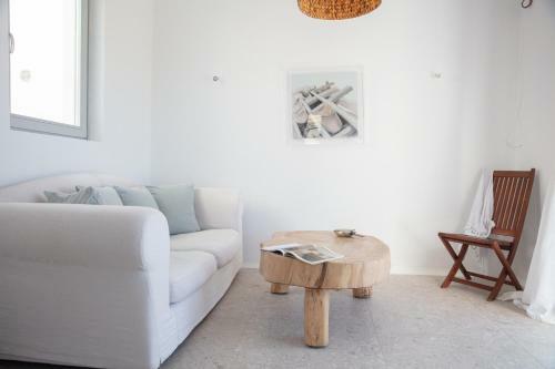 The Mykonist Ftelia Villas