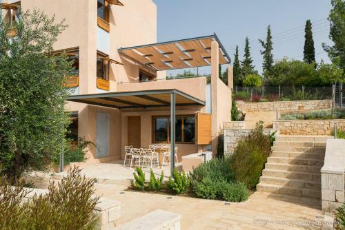 Mani Tower Villa