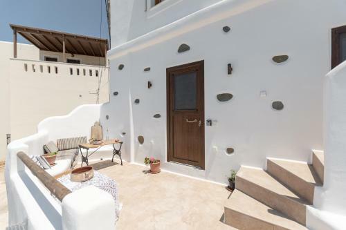 White Luxurious Apartments II