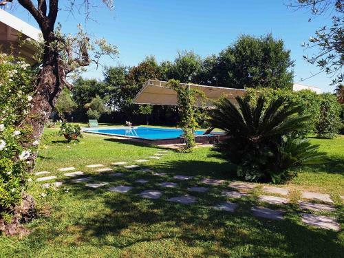 Il Quadrifoglio: Villetta Con Piscina A Formia