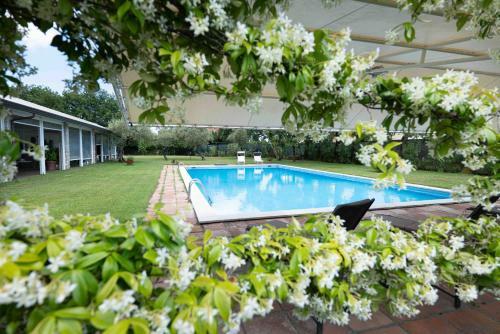 Il Quadrifoglio: Villetta Con Piscina A Formia