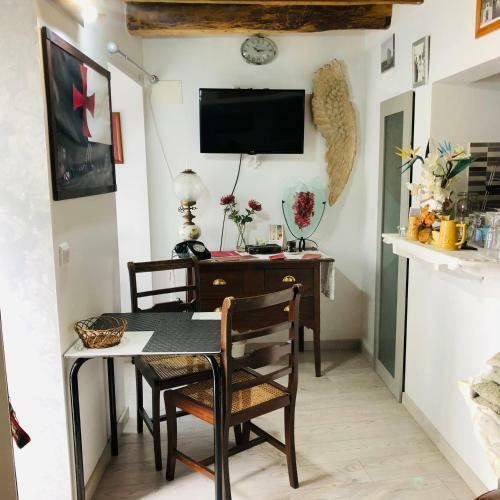 P� Do Castelo - Small Studio With Breakfast & Garage