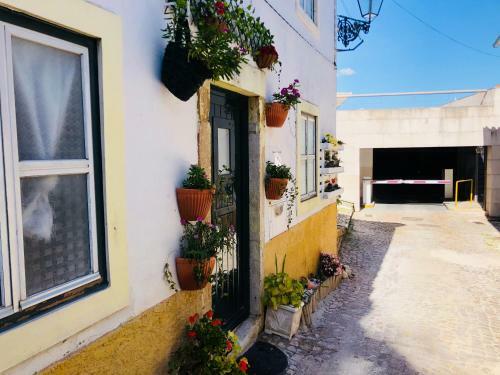 P� Do Castelo - Small Studio With Breakfast & Garage