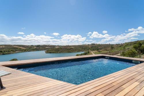 Arrifana Lake House // Premium Views