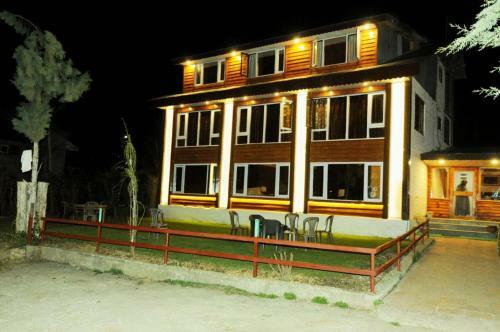 Hotel The River Edge