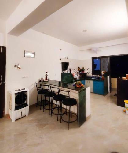Apartamento Private Room In Ticana 2bhk