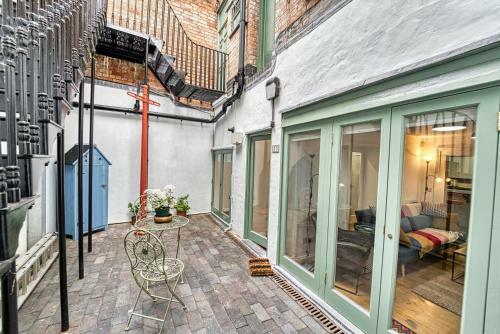 Lovely 1 Bedroom Basement Apartment