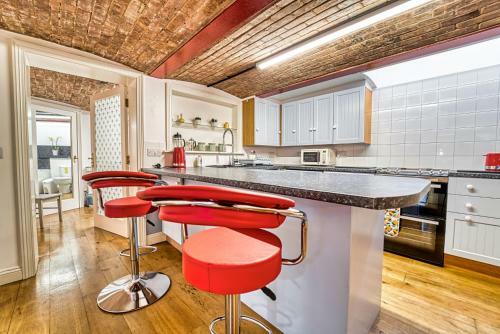 Lovely 1 Bedroom Basement Apartment