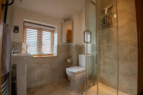 Relaxing 2 Bedroom Cottage With Hot Tub