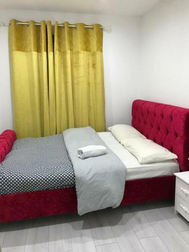 Immaculate 2-bed House In High Wycombe Hp14