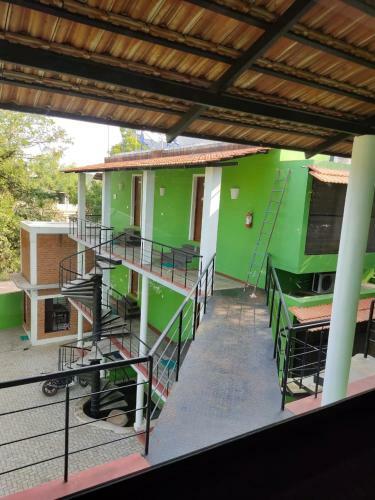 Hostal Le Tamarin Guest House