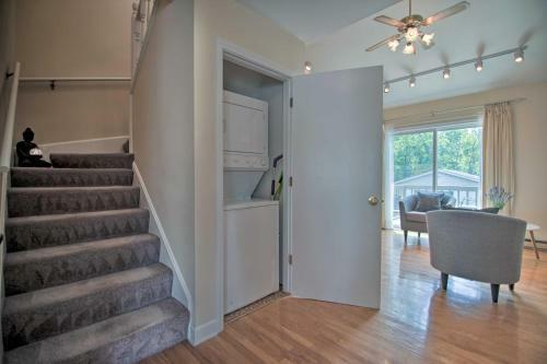 Centrally Located Gurnee Townhome With Deck!