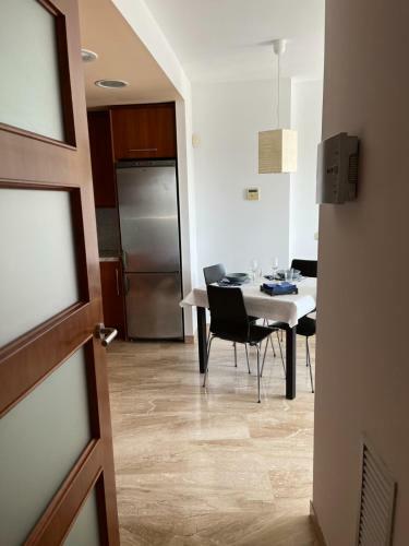 Apartamento Con Piscina Y Jard�n