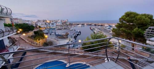 Apartamento Duplex Amb Piscina A Primera Linea De Mar