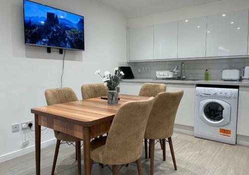 Canterbury Holiday Apartment Sleeps 6