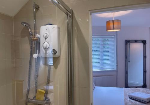 Canterbury Holiday Apartment Sleeps 6